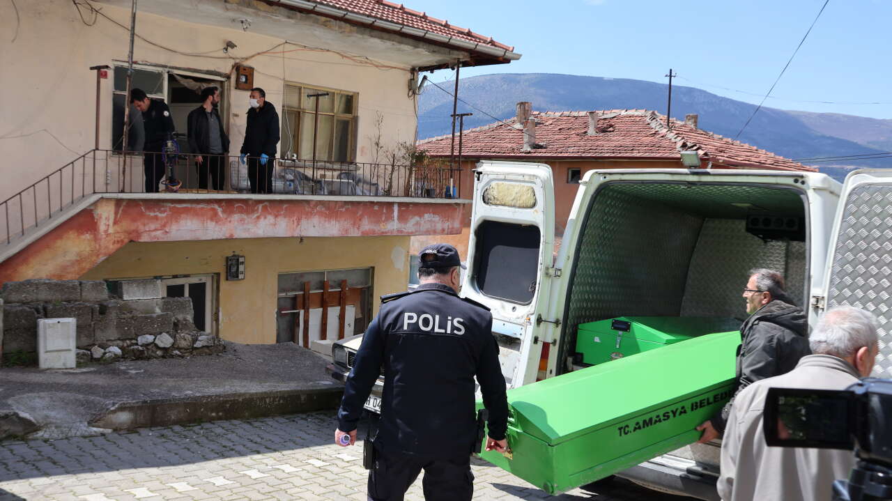 Aynı evde 4 bin günde 4 büyük acı 4